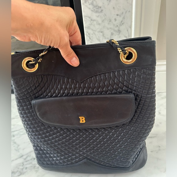Authentic Bally Navy calfskin leather shoulder Bag! - Picture 1 of 6